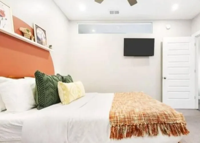 Hostwise - The Washington At Chatham - Free Parking, Private Gym, More! *